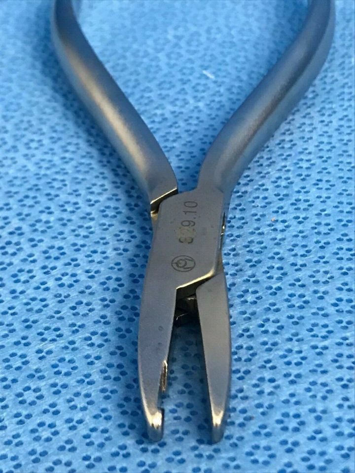 SYNTHES 329.10 Plate Bending Pliers — photo 6