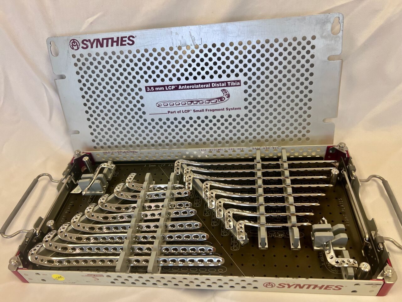 SYNTHES 3.5mm LCP Anterolateral Distal Tibia Set — photo 1