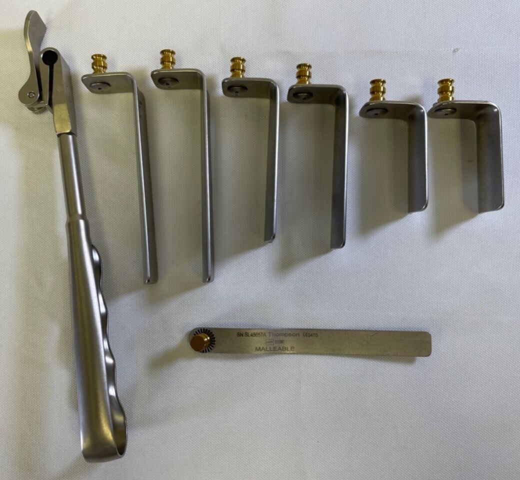 THOMPSON SURGICAL Various Set of 8 Locking Blade Handle w 7 Blades