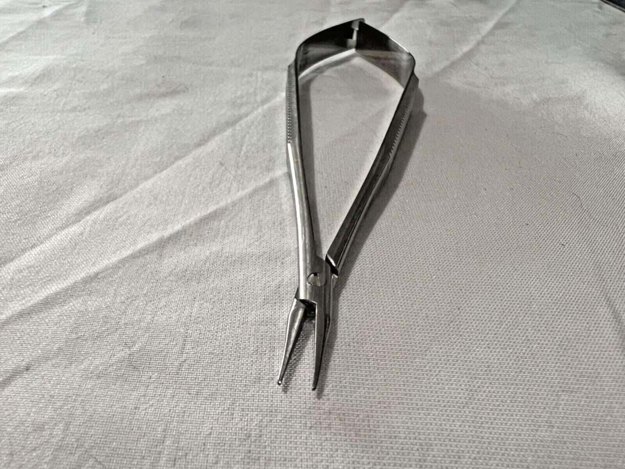 W. LORENZ 04-0035 Castroviejo Micro Needle Holder 5-1/2" Length — photo 2