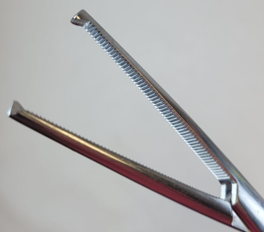 CODMAN  Set of 2 Rochester-Ochsner Forceps, Straight, 8" — photo 7