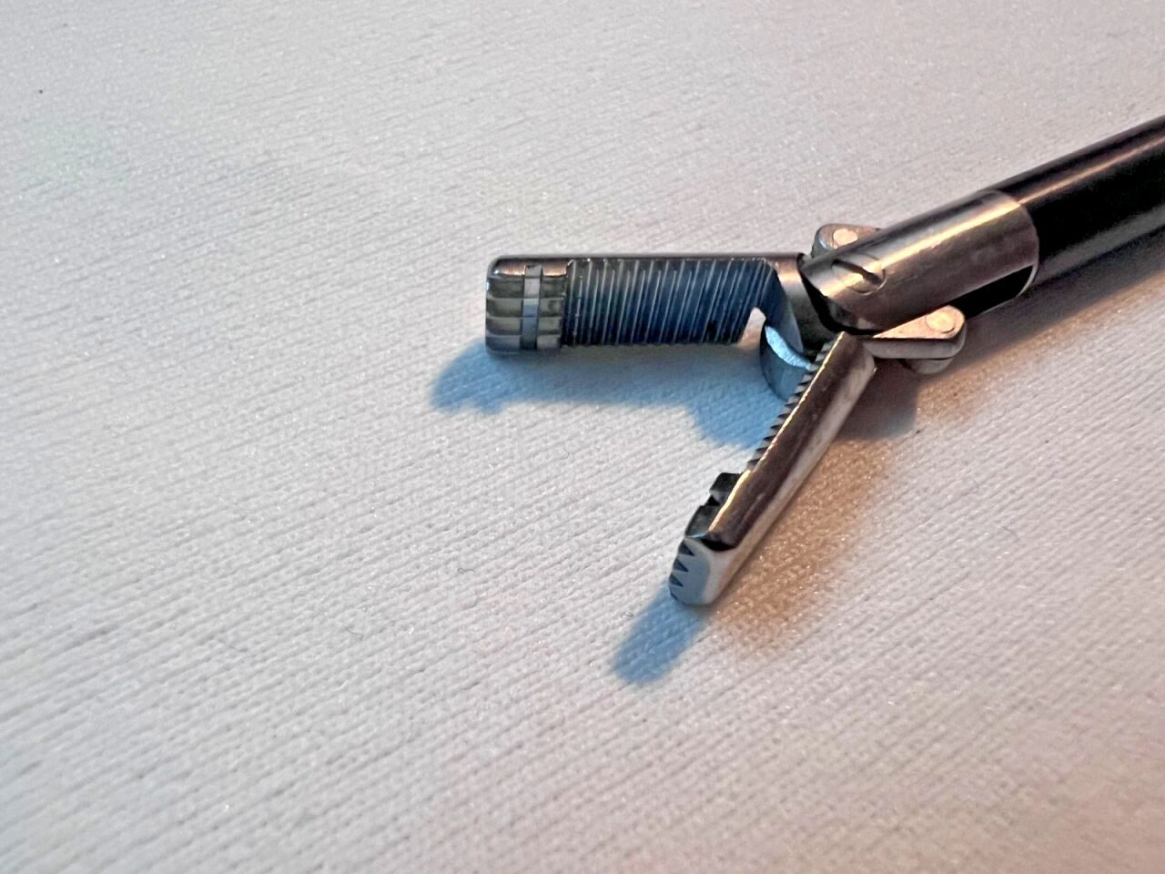 OLYMPUS A600-114 Jarit  Laparoscopic Insulated Grasping Forceps 5mm w/ Ratchet — photo 2
