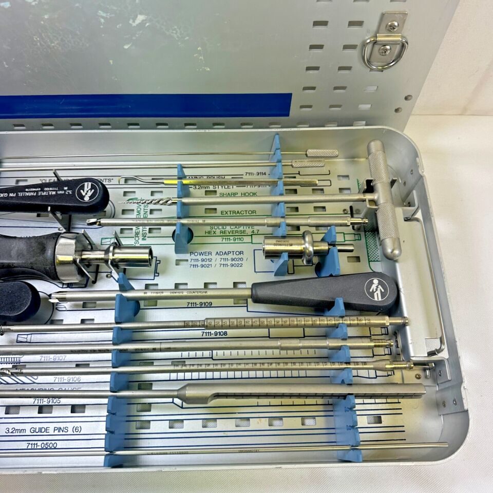 SMITH & NEPHEW 7119112 7.0mm Cannulated Screw Set Instrument Tray — photo 5