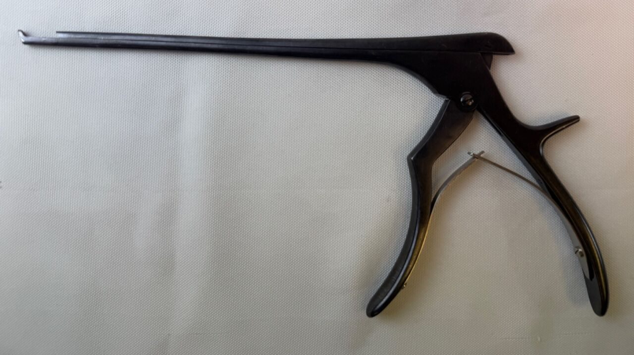 AVALIGN VM81-2964-1 Ceramic Coated 3mm x 40deg Up x 8" Kerrison Rongeur NeuroSpine