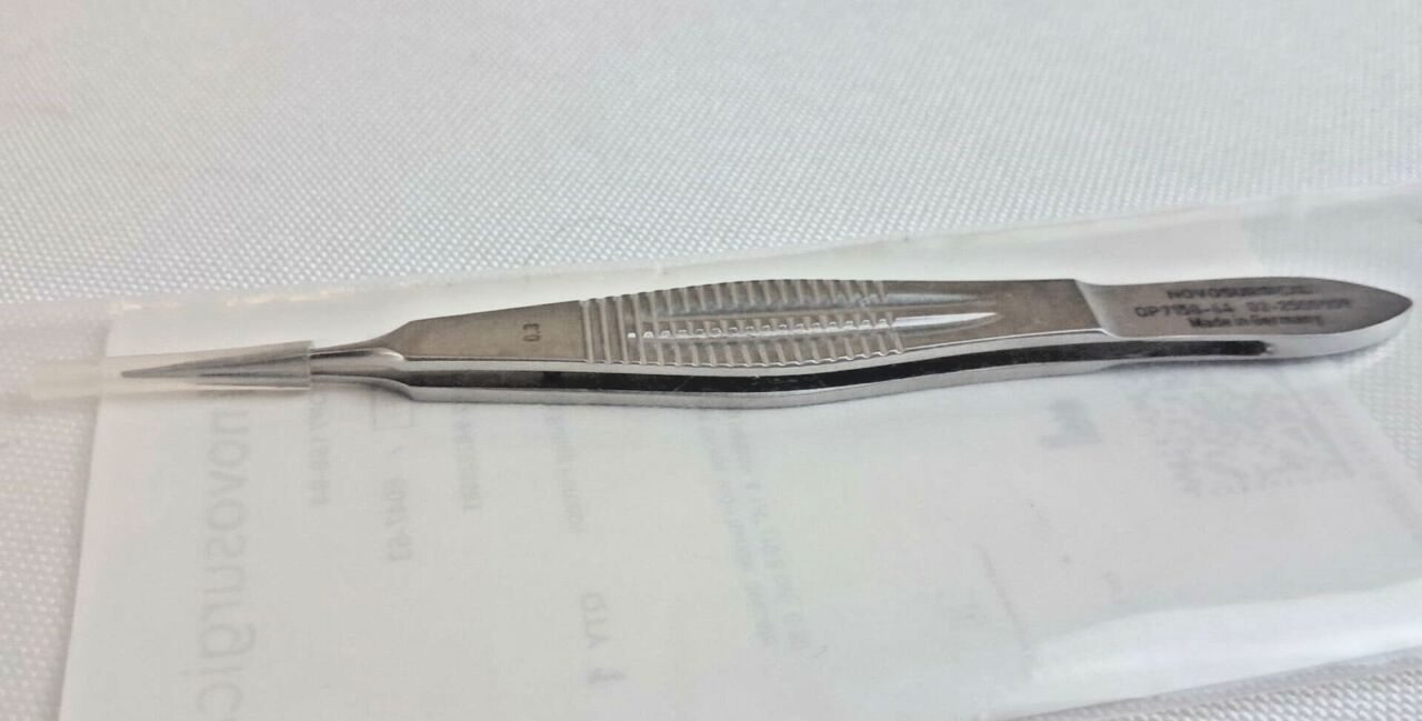 NOVO SURGICAL OP7158-64 Castroviejo Suture Forceps 4 1/4" 1x2 Teeth