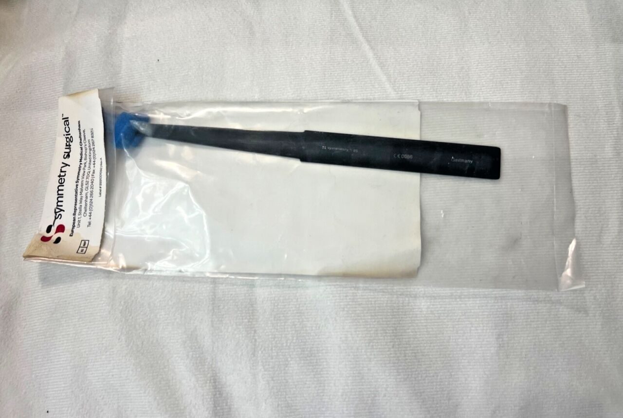 SYMMETRY 50-1530 Width 6mm-19mm X 9" Length Greenberg Tapered Retractor Blade — photo 1