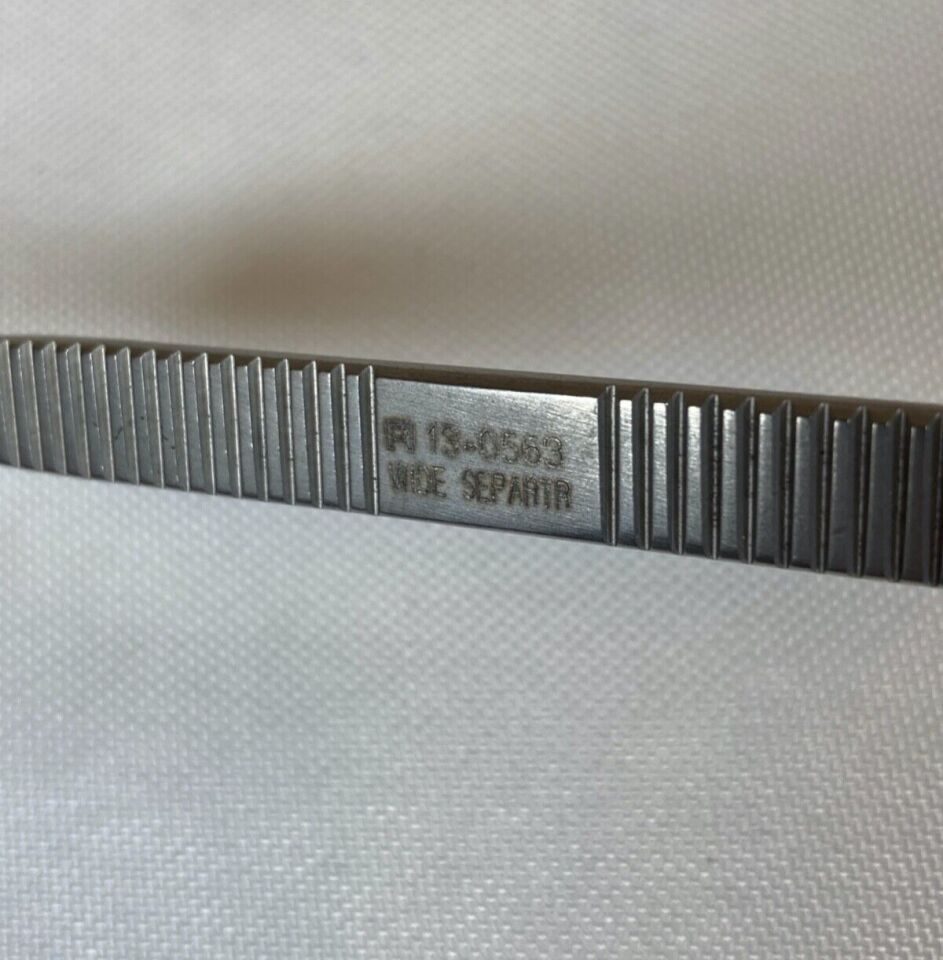 RICHARDS 13-0563 House Wide Bayonet Separator Dissector 17cm — photo 2