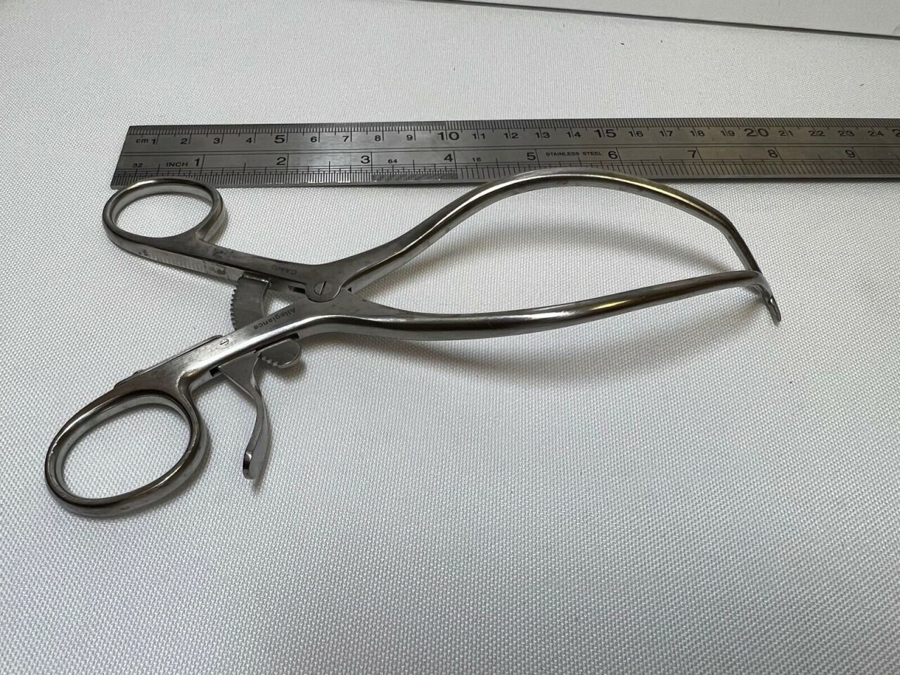ALLEGIANCE GA500 7-1/2" Gelpi Perineal Retractor — photo 5
