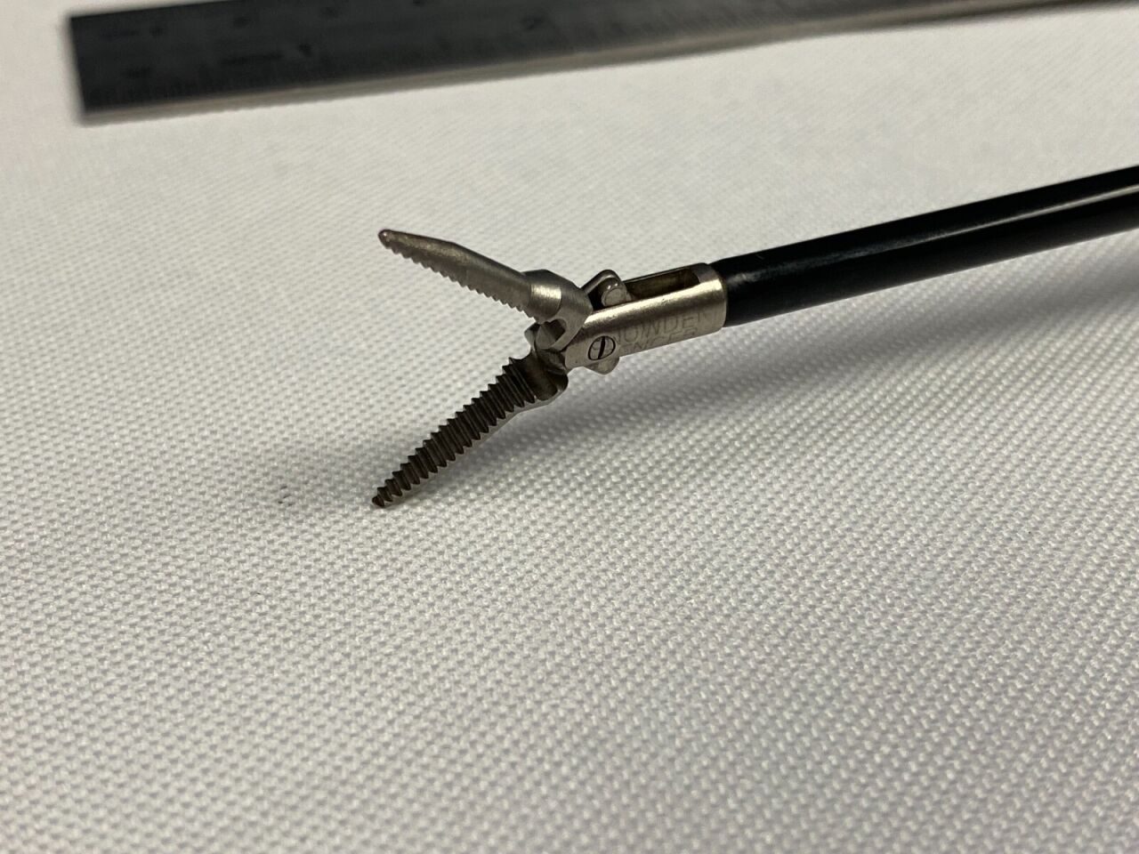 SNOWDEN-PENCER Slim-Line Double-Action Monopolar 5mmx33cm Laparoscopic Grasper — photo 7