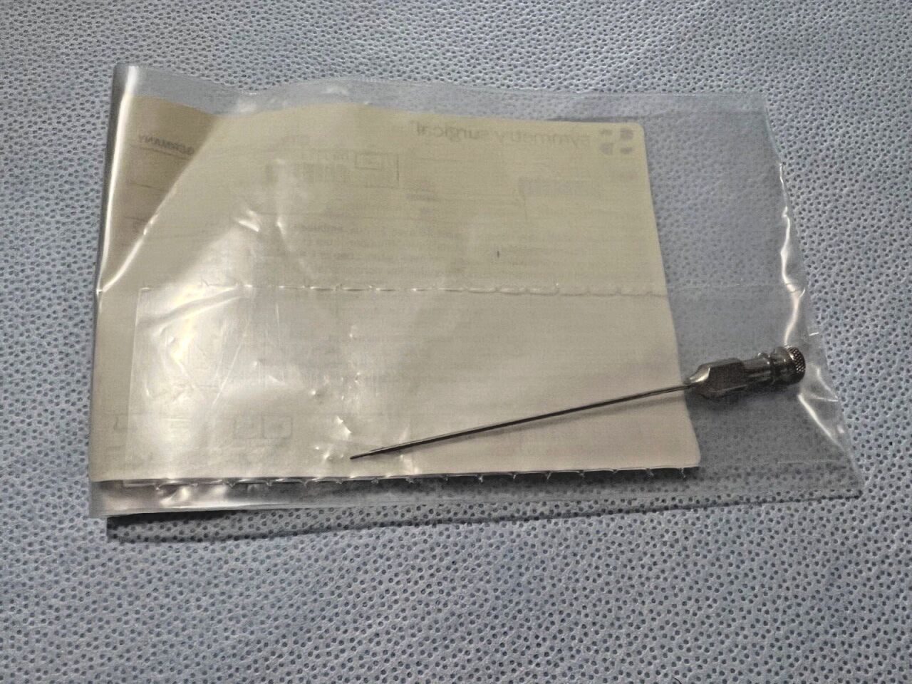 SYMMETRY 57-7730 Cone Ventricular Needle 18Gauge w/ Two Holes, Luer Lock, 3.5" L — photo 1