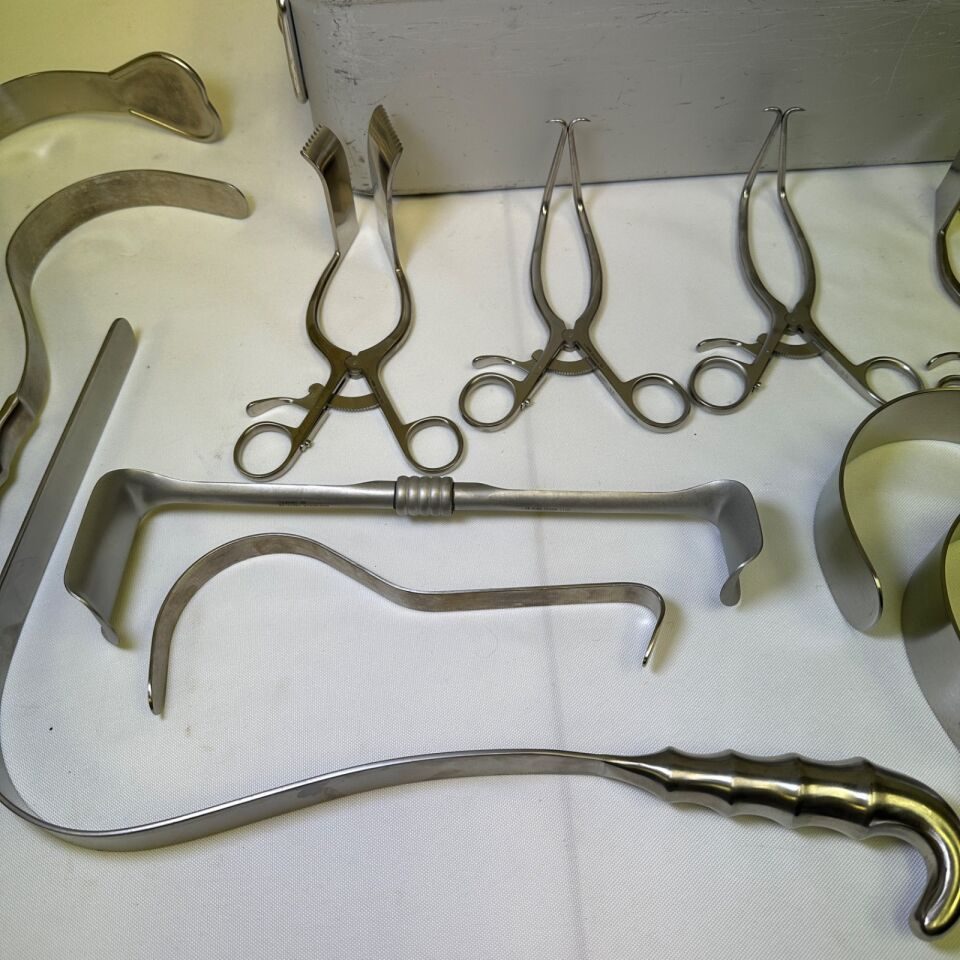 VARIOUS  19 Piece Multi Retractor set Codman V.mueller Aesculap Retractors Deaver Se — photo 5