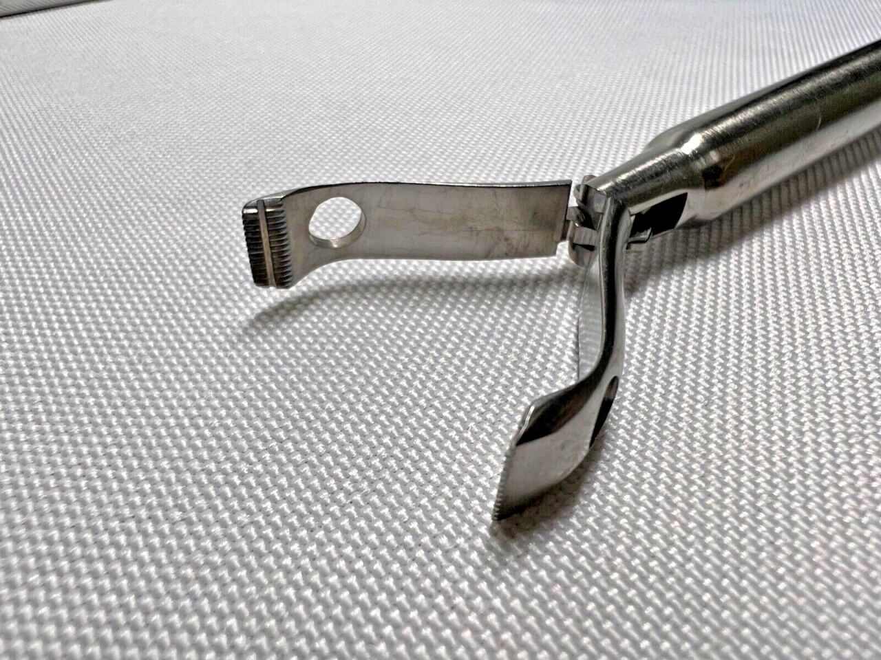 SOLOS ENDOSCOPY GI-1195 10mm Fenestrated Allis Clamp — photo 4