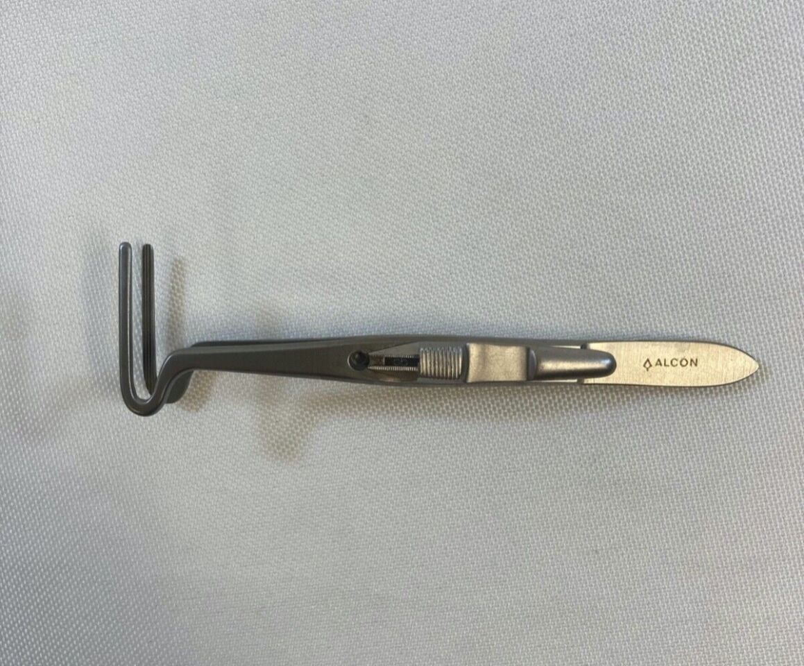 ALCON/GRIESHABER 1-626 Berke Ptosis Clamp 27mm Longitudinal Serrations