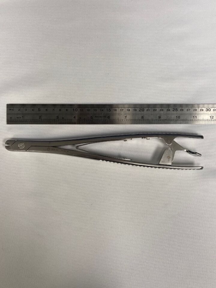 SYNTHES 388.44 USS 6mm Rod Holding Forceps — photo 8