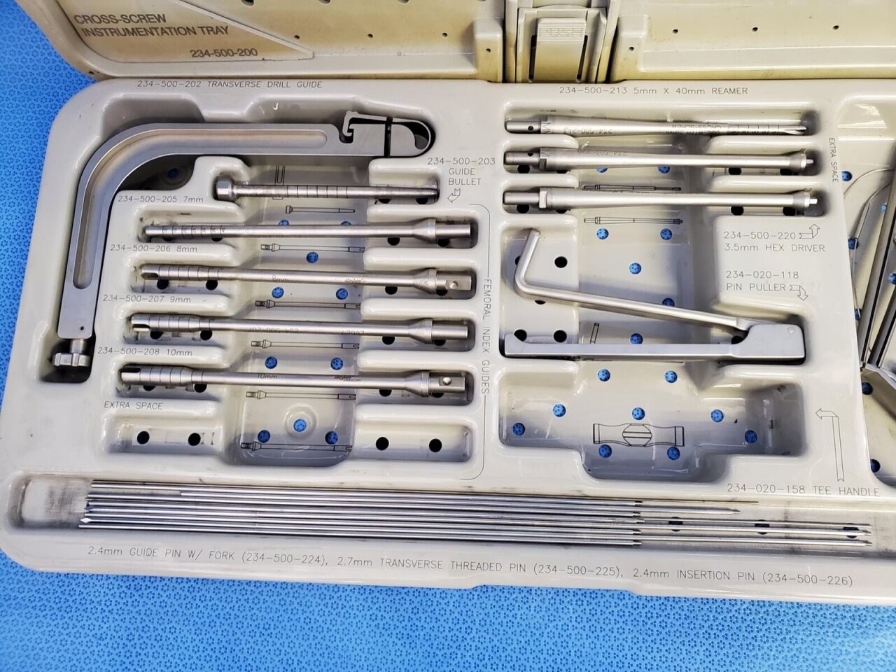 STRYKER 234-500-200 Bioabsorable ACL Set w/ Tray Arthroscopy — photo 2