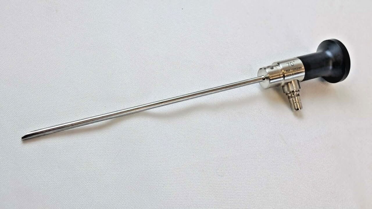 SMITH & NEPHEW Dyonics 3895 4mm 70 Degree Autoclavable Arthroscope — photo 1