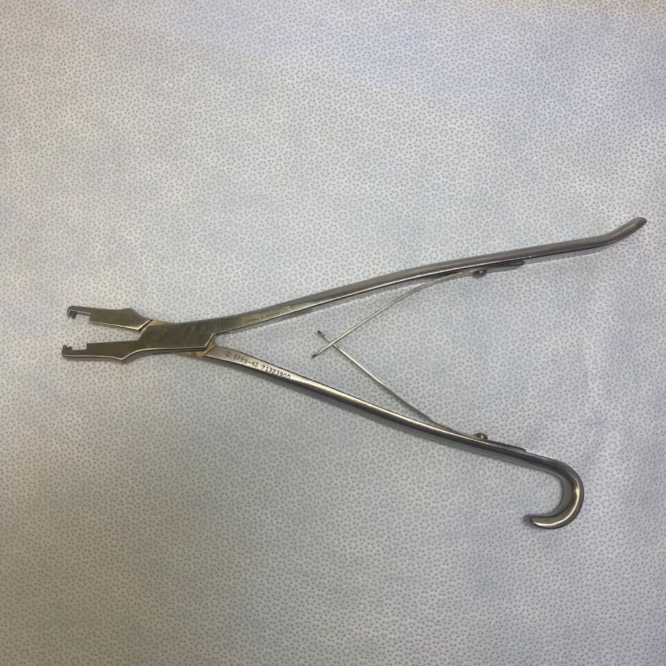 ZIMMER 5789-43 Surgical Orthopedic Holding Pliers — photo 1