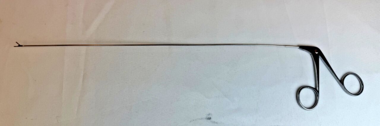 5Fr x 33cm Urology GYN Semi Rigid Single Action Grasping Forcep — photo 1