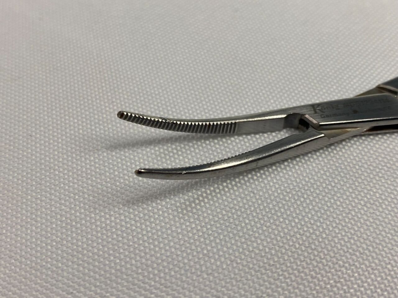 KONIG 5.5", Curved Crile Forceps — photo 4