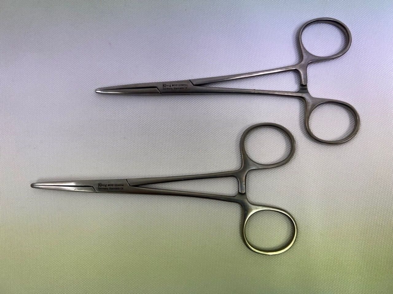 KONIG MDS1224014 Lot of 2 Straight Kelly Artery Forceps 5-1/2"