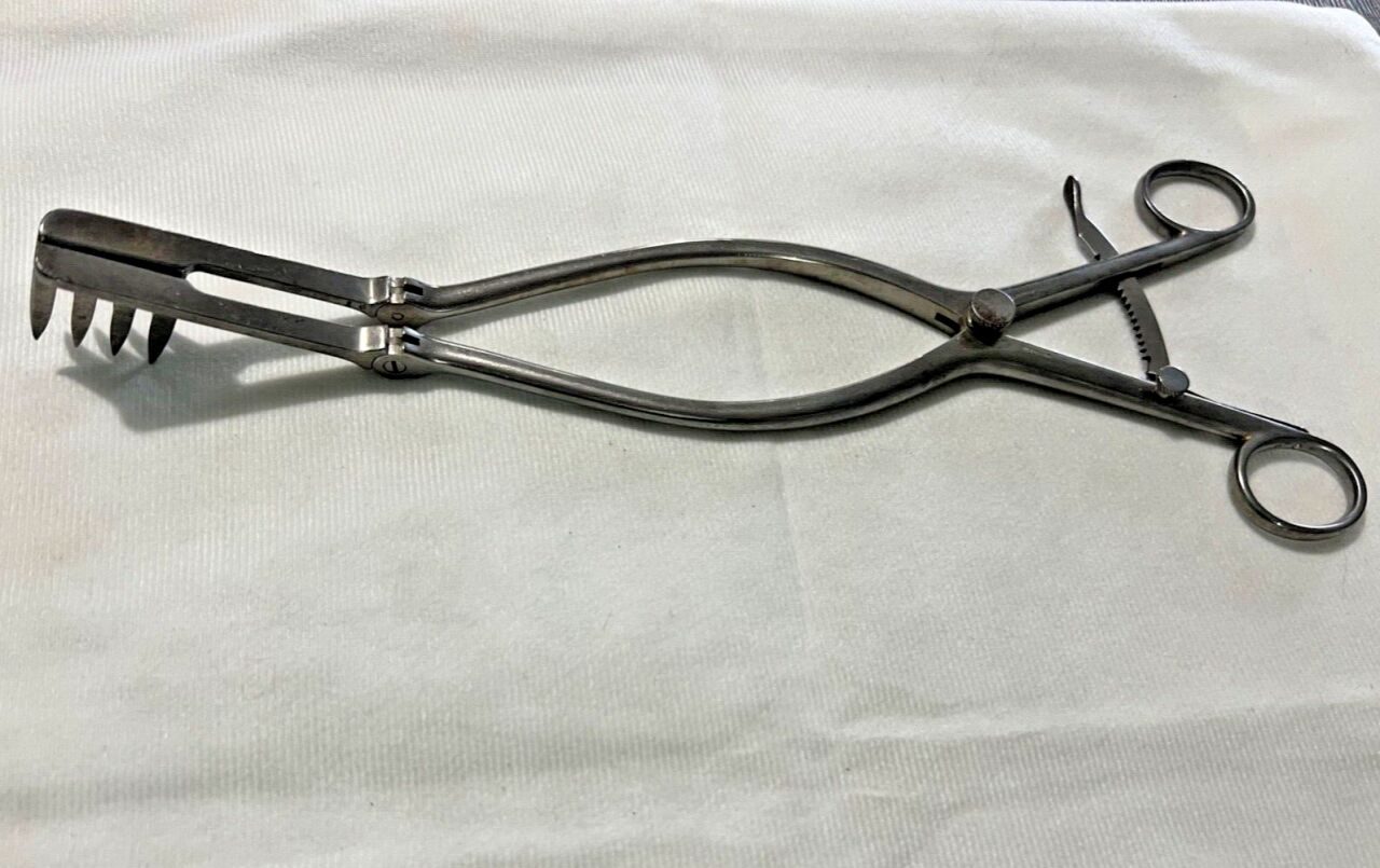 V. MUELLER  Beckman Adson Retractor 4x4 Sharp Prongs 12" Length