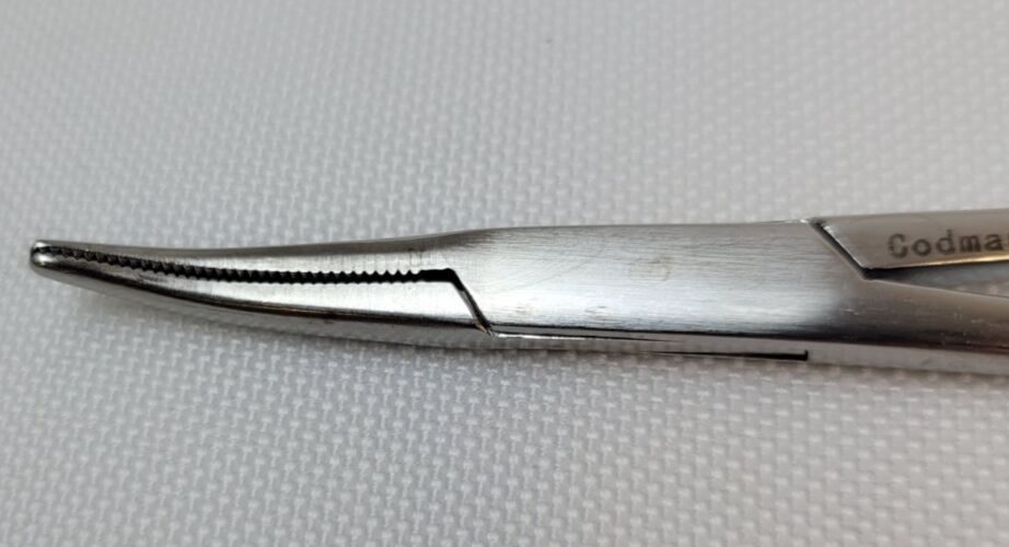 CODMAN 38 Curved Hemostatic Forceps — photo 3