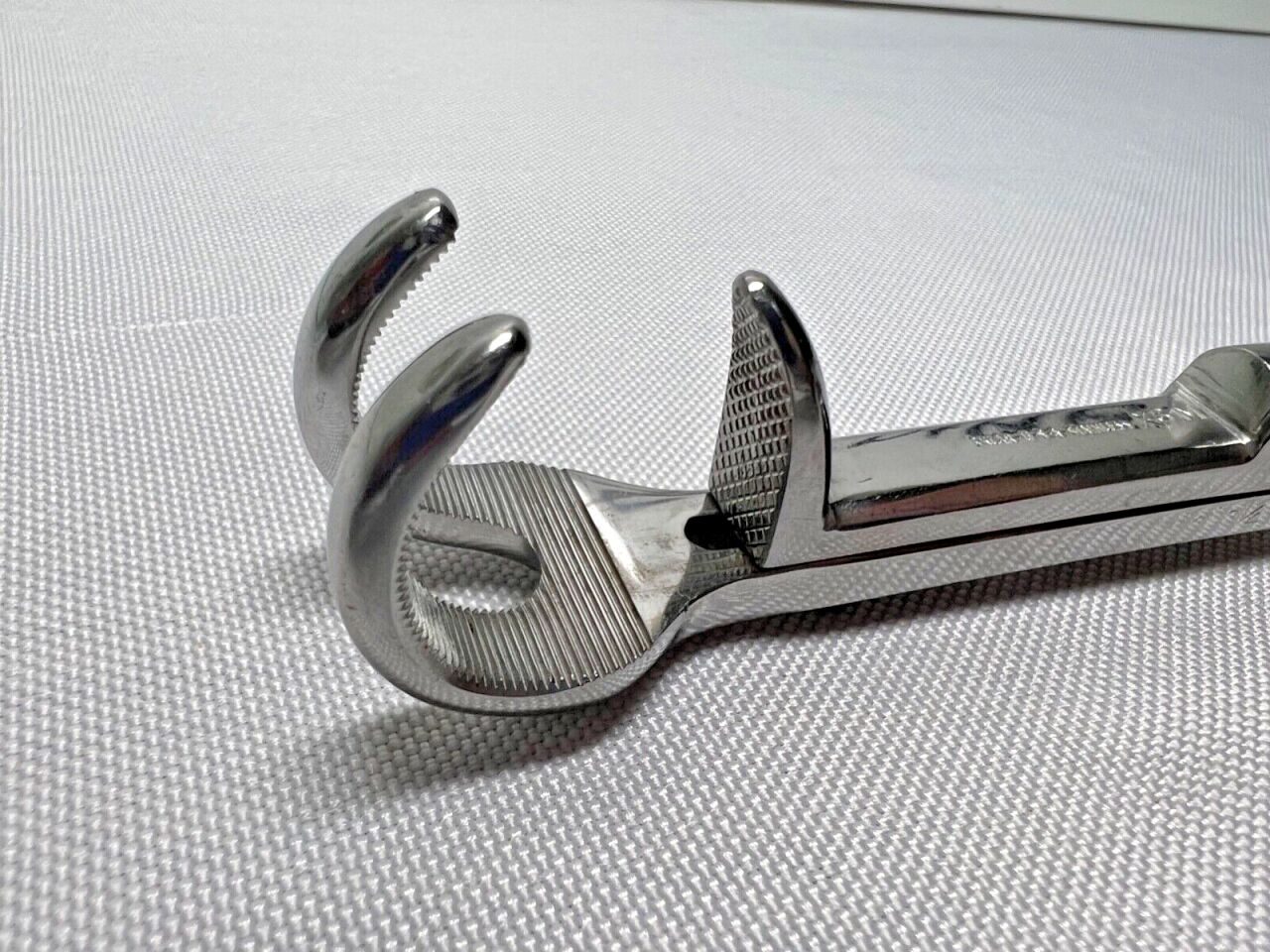 SKLAR XS/M Lowman Adjustable Bone Clamp 1 x 2 Prong Jaw — photo 2