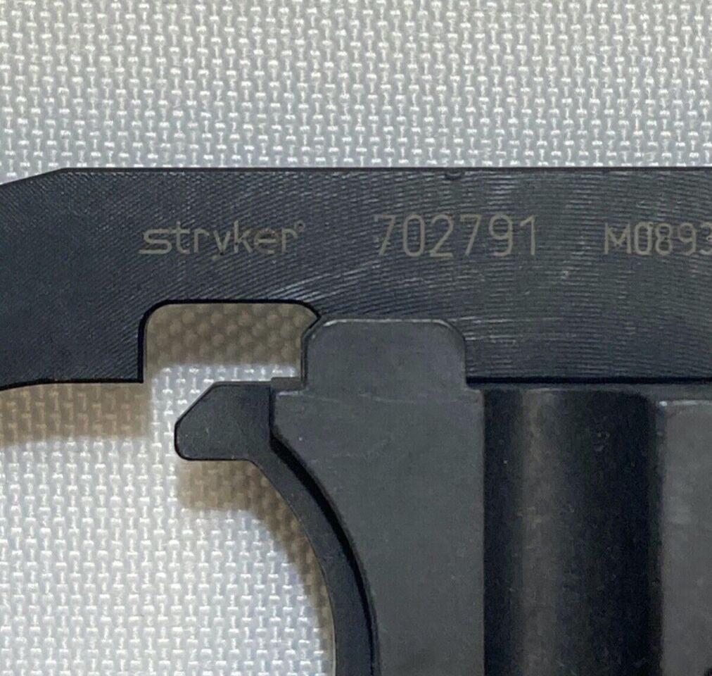 STRYKER 702791 AxSOS Shaft Hole Locator Distal Femur L & R Trial — photo 5
