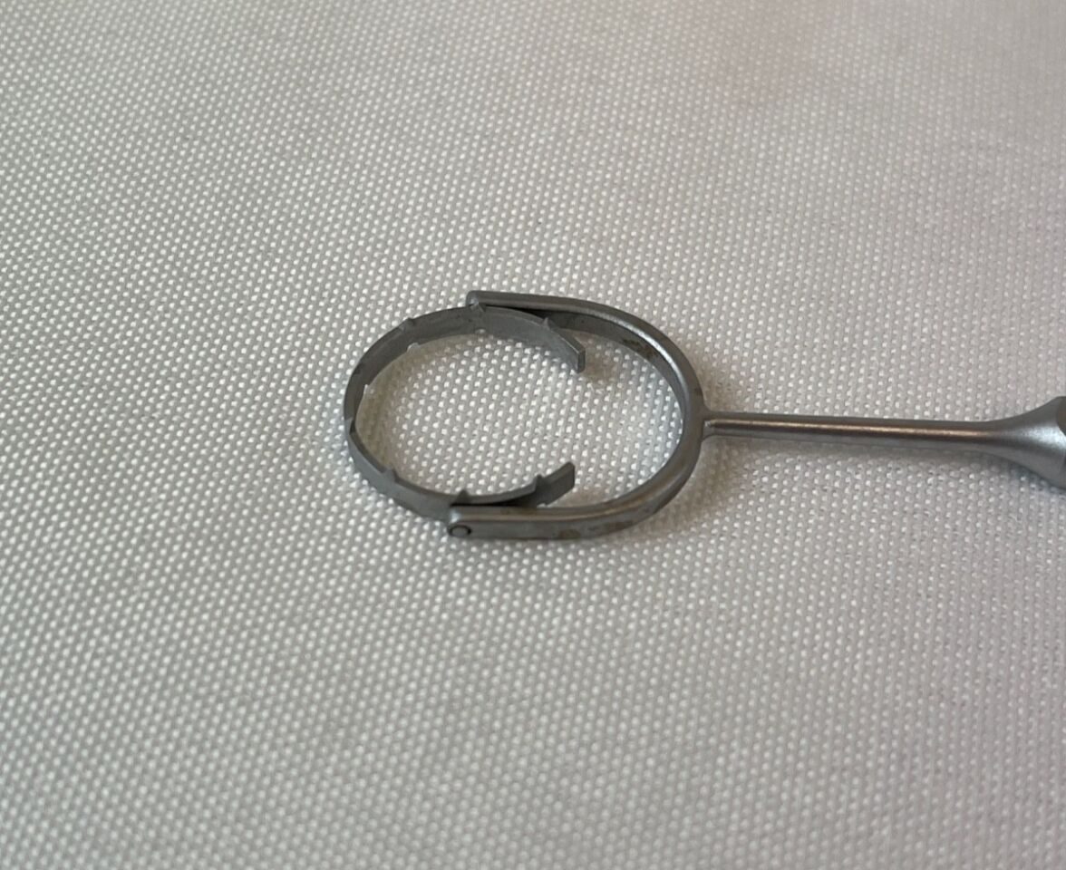 SSI ULTRA 60-7065 13mm Thornton Fixation Swivel Ring Ophthalmology — photo 2