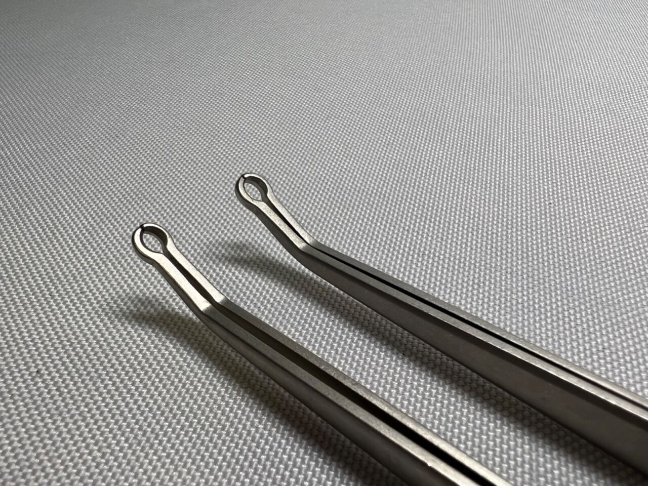 AAP 8004-00 Pair of 2 Surgical Holding Forceps — photo 2