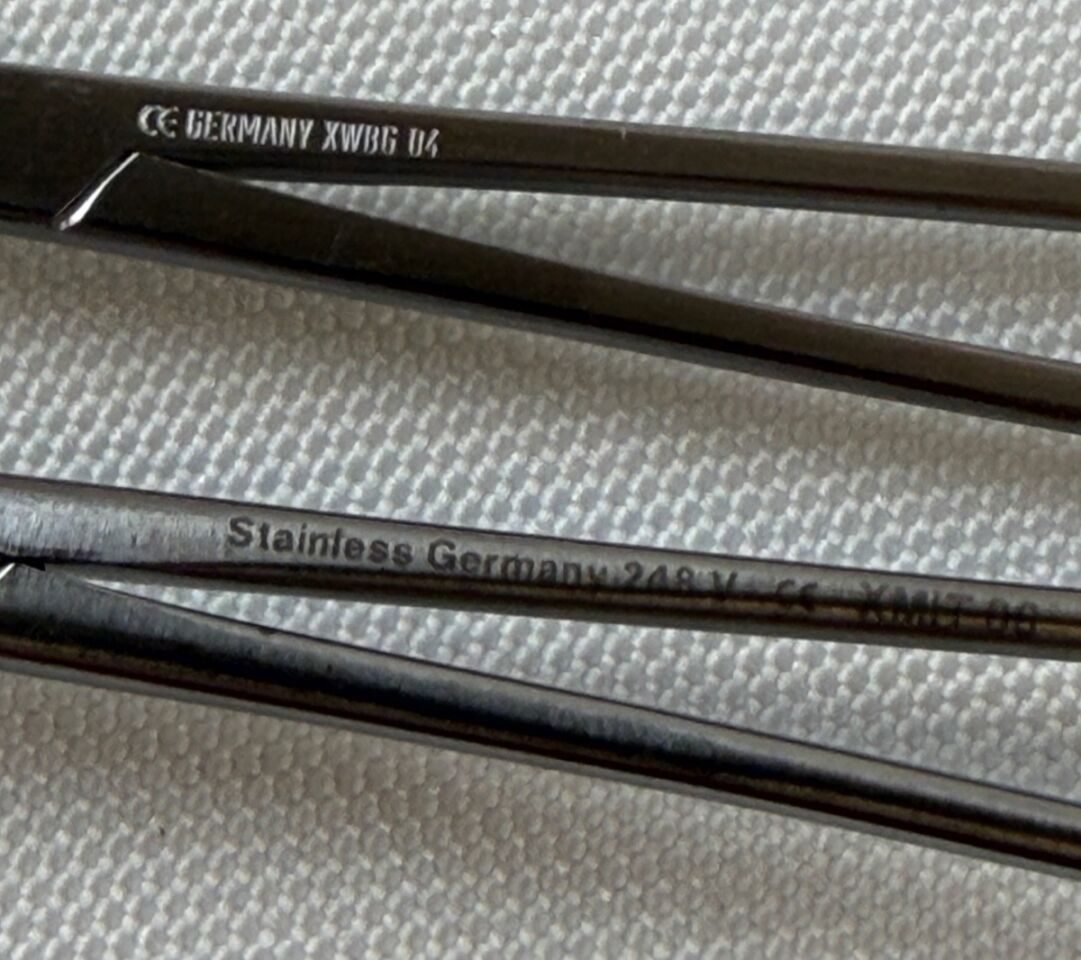 V. MUELLER CH8610 Jacobson Mosquito Forceps Delicate Curved Serrated 5" Pair — photo 5