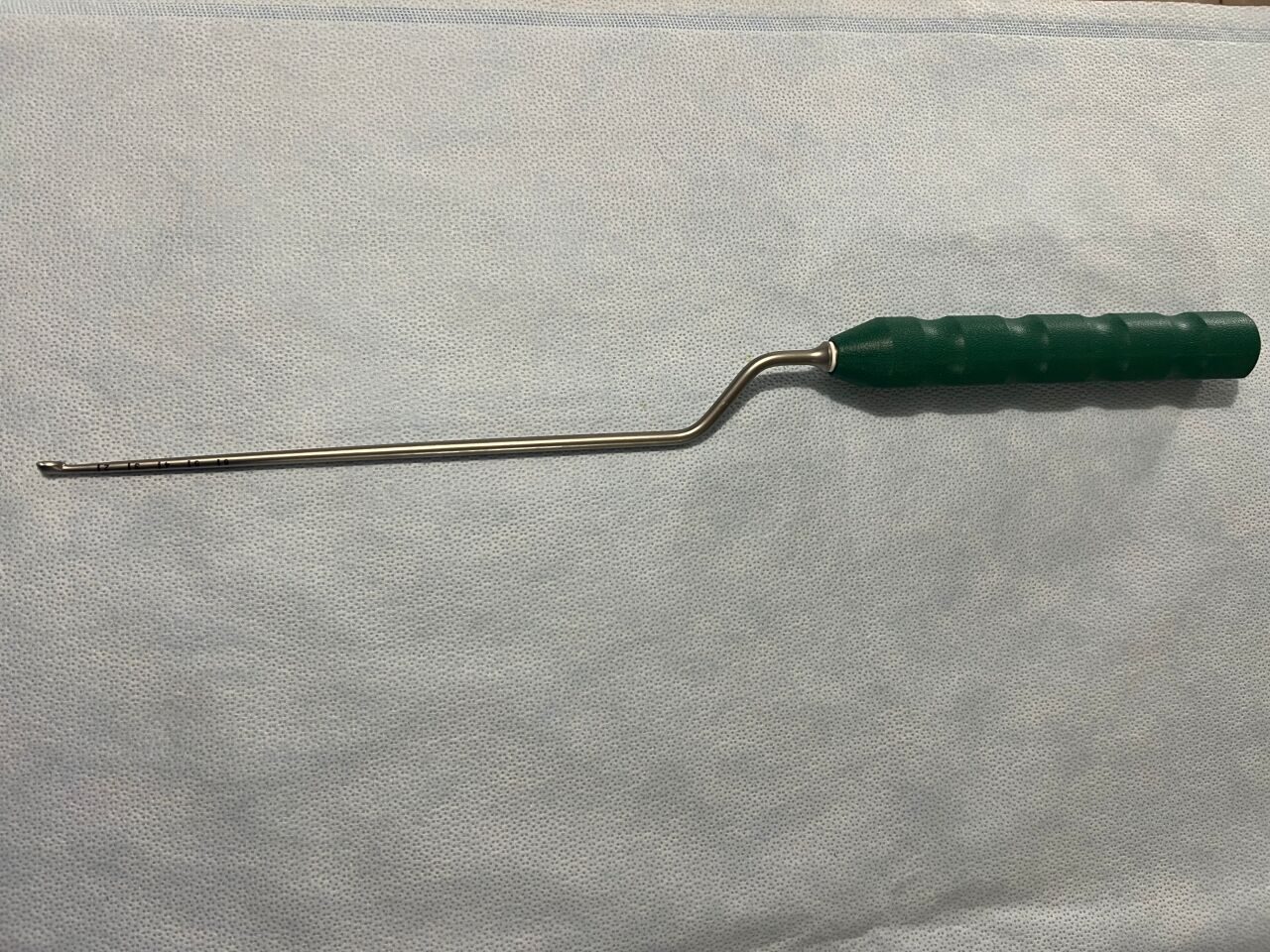 MEDTRONIC 03.809.867 Bayoneted 5.5mm Oracle Cup Curette