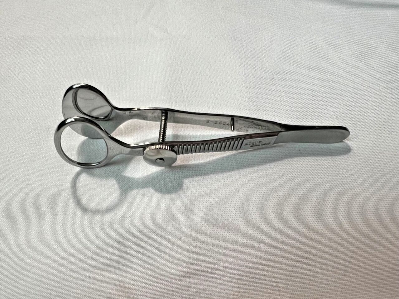 KARL STORZ E2604 Demarres Chalazion Forceps 24mm Lower & 12x20mm Upper Plates 3.6" Length — photo 2