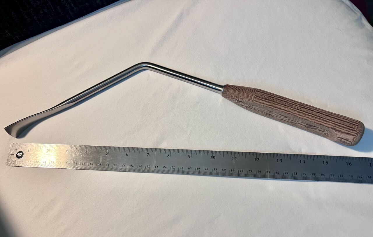 SYNTHES 389.5 Orthopedic 25mm Curved Retractor — photo 2