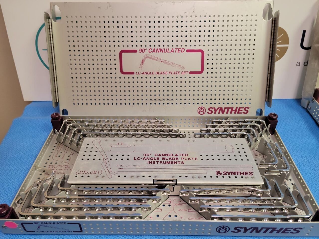 SYNTHES 90° Cannulated LC-Angle Blade Plate Set Plate Set — photo 2