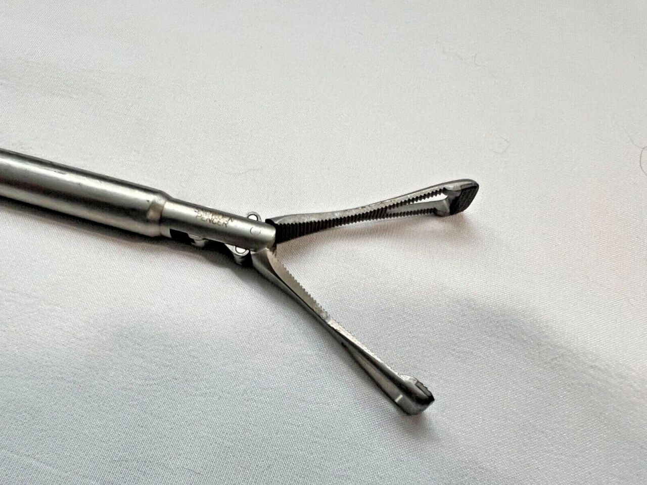 SNOWDEN-PENCER 90-7224 Laparoscopic McKern GI Grasper 10mm X 45cm Length — photo 3