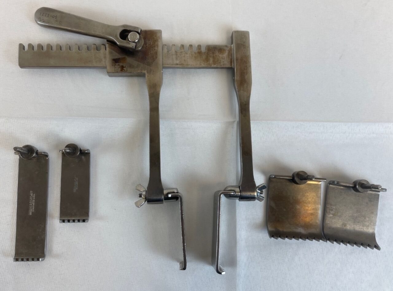 CODMAN 50-1121 Valin Hemilaminectomy Retractor Set w/ 6 Blades & 4 Nuts Neuro