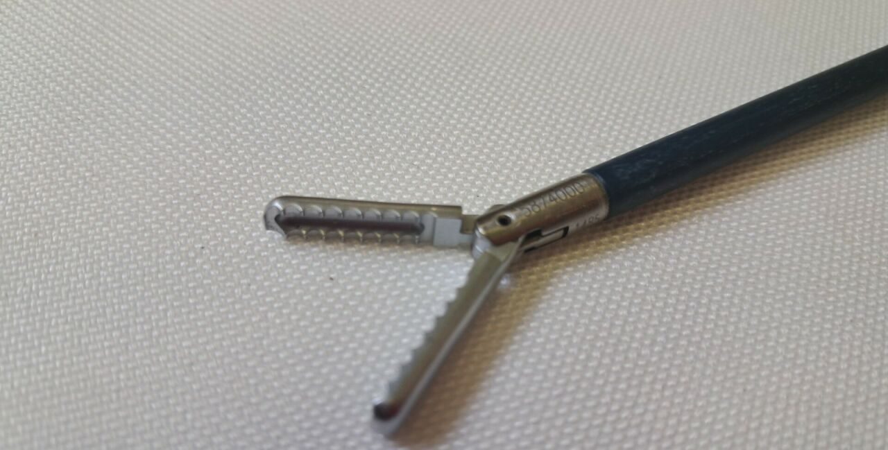 DAVOL 5874000 Forceps with Insulated Tube and Locking Handle — photo 3
