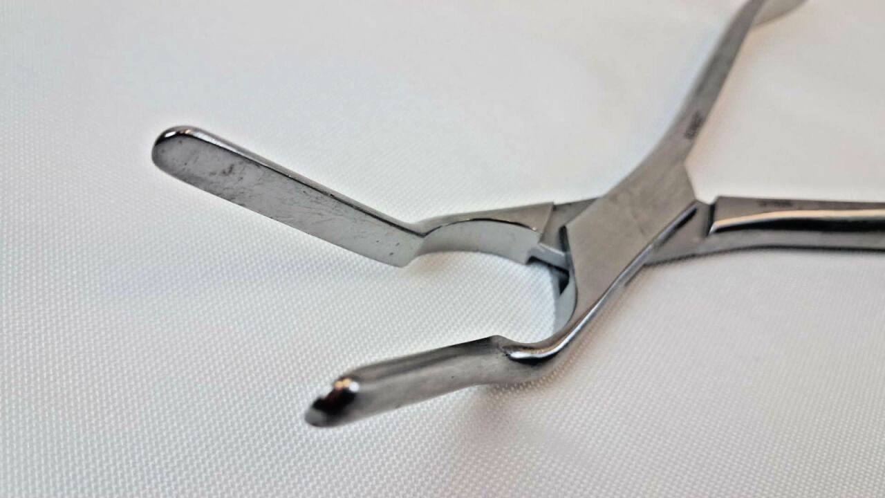 MEDTRONIC/ XOMED 3711028 Asch Septum Straightening Forceps 9" ENT — photo 2