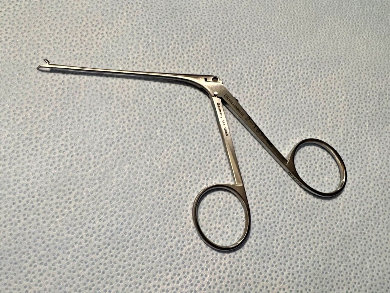 MILLENNIUM 2-169148 Surgical Alligator Nasal Forceps Serrated Curved Right
