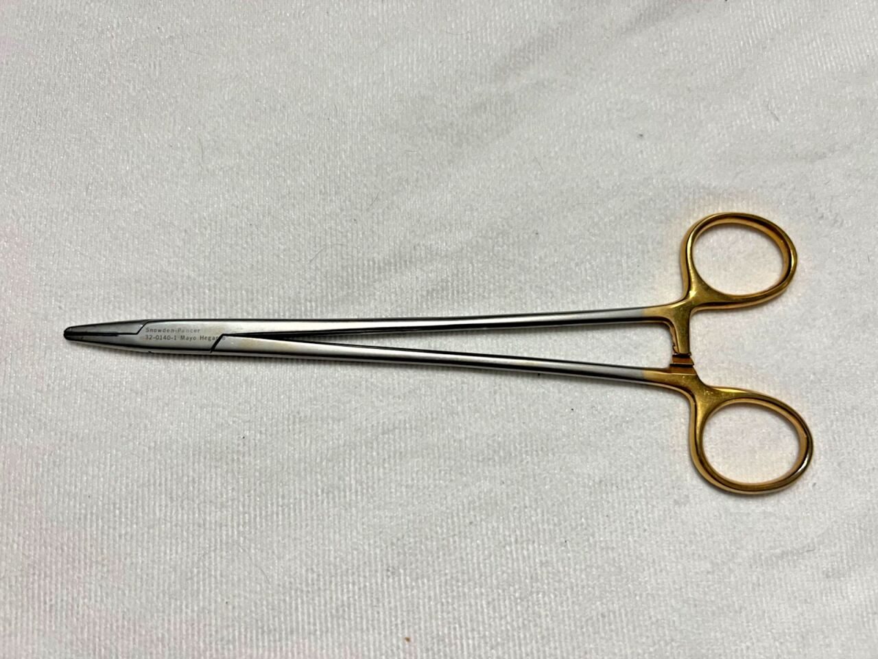 SNOWDEN-PENCER 32-0140-1 Diamond-Jaw Mayo-Hegar Needle Holder 8" Length