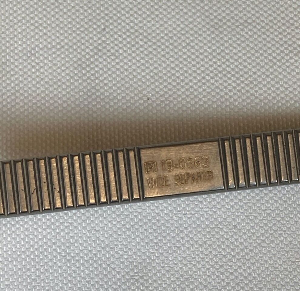 RICHARDS 13-0563 House Wide Bayonet Separator Dissector 17cm — photo 3