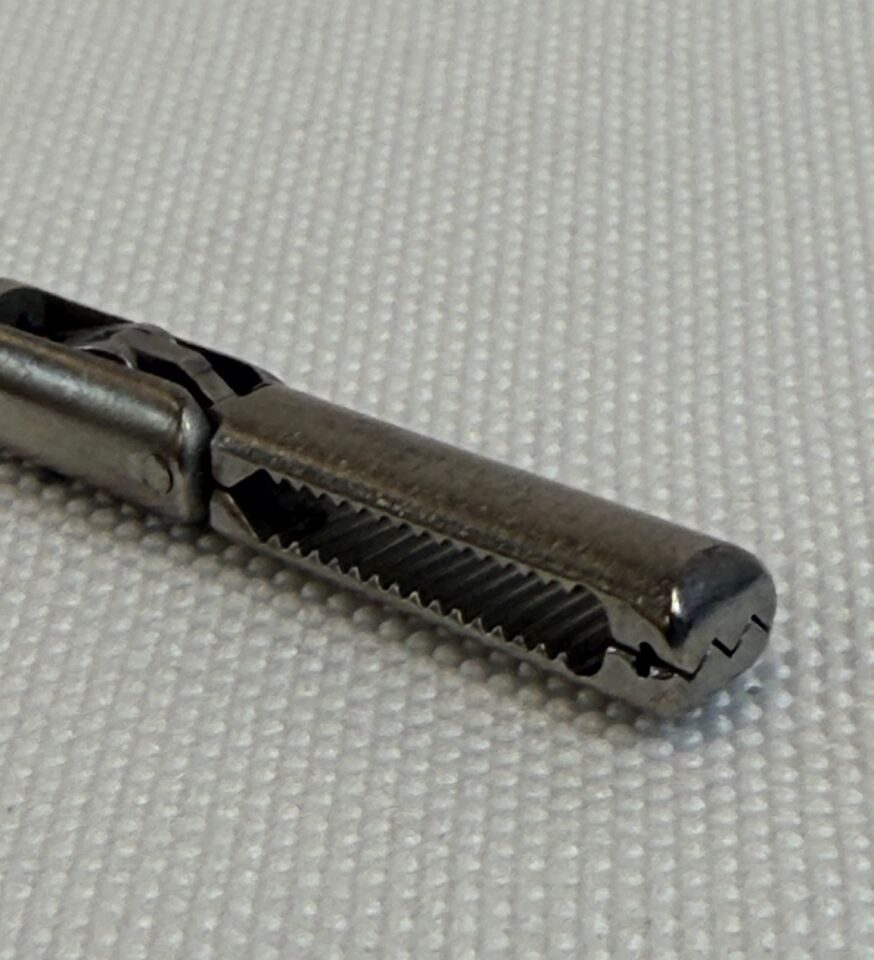 ACMI LA2-6253 Snap In Laparoscopic Forcep Gripper Grasper Insert 5.5mm x 32cm — photo 5