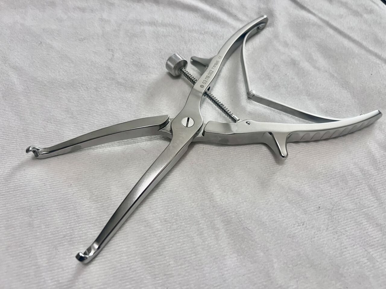 SYNTHES 03.118.002 Large Compression Forceps w/ Speed Lock — photo 2