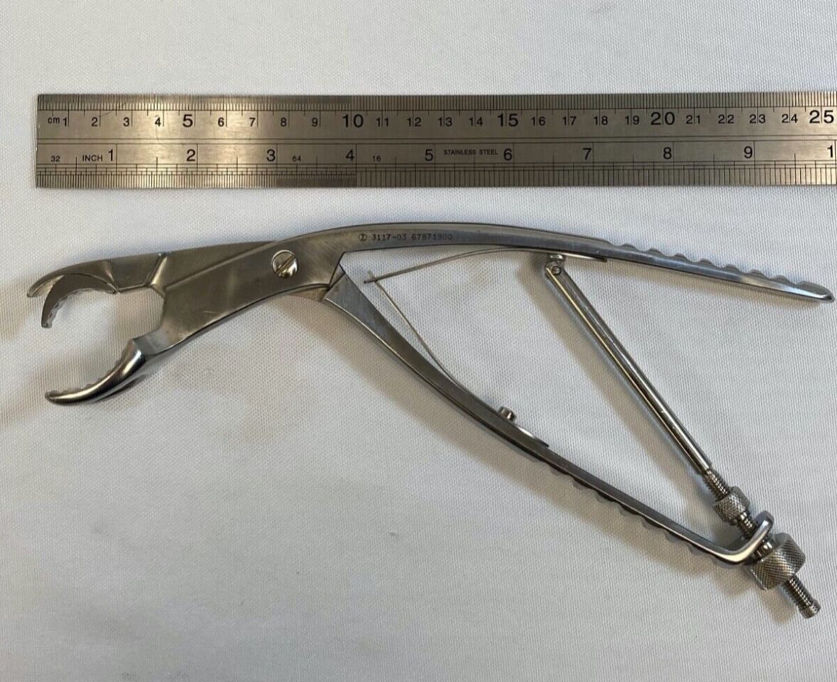 ZIMMER 3117-03 Self-Retaining Bone Forceps 2 Prong Swivel Angled Jaw — photo 8