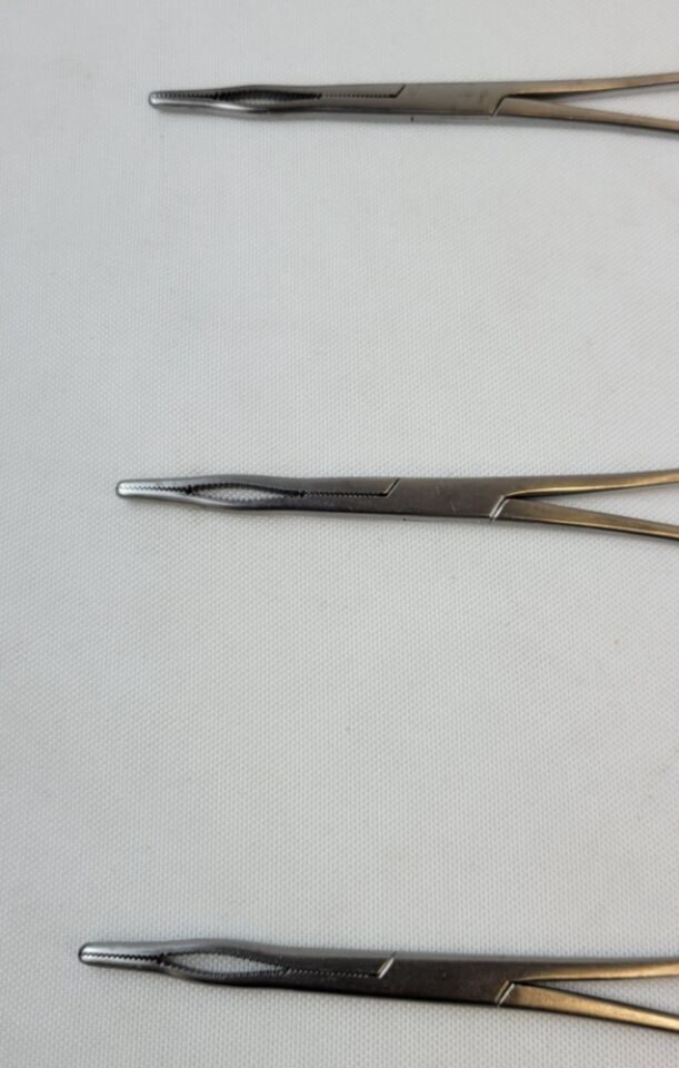 SYMMETRY SURGICAL 19-4133 Set of 3 Tube Clamping Forceps Cross-Hatched Jaws 6-1/2" — photo 2