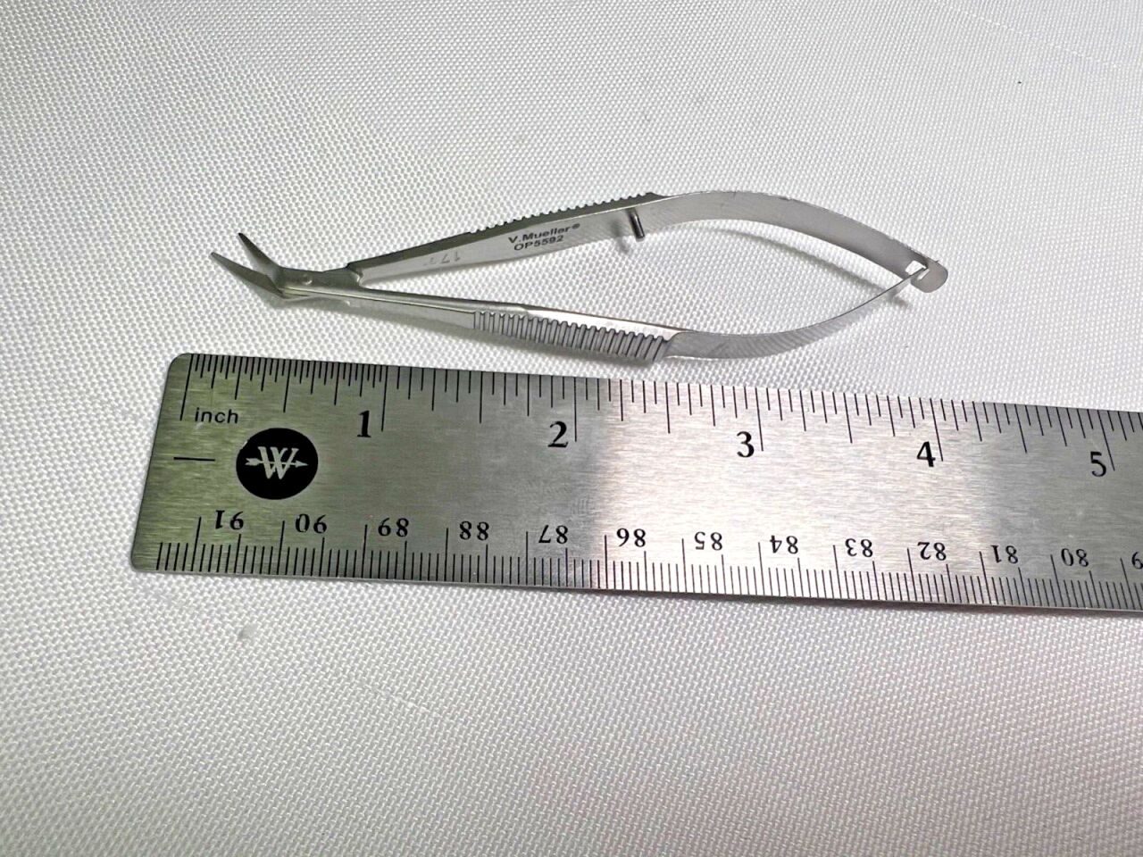 V. MUELLER OP5592 Castroviejo Corneal Scissor Forceps — photo 4