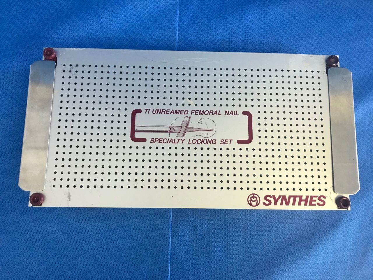 SYNTHES Various Ti Unreamed Femoral Nail Specialty Locking Set — photo 8