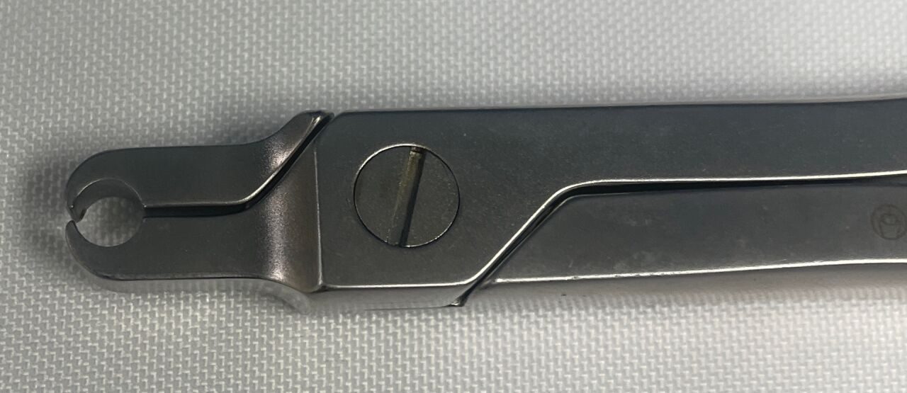 SYNTHES 388.409 6mm Holding Forceps w/ Narrow Jaws, ClickX — photo 5