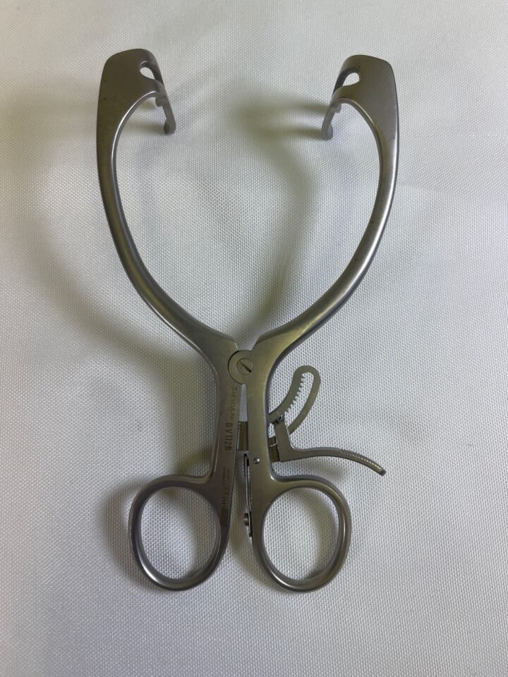 AESCULAP BV112R Mayo-Adams Self Retraining Retractor 165mm 40mm x 15mm — photo 1